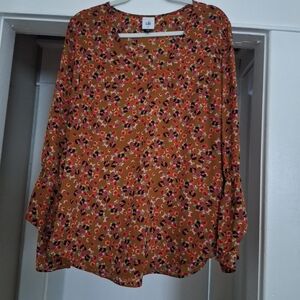 Cabi Burnished Floral Bell Sleeve Blouse. Size Medium